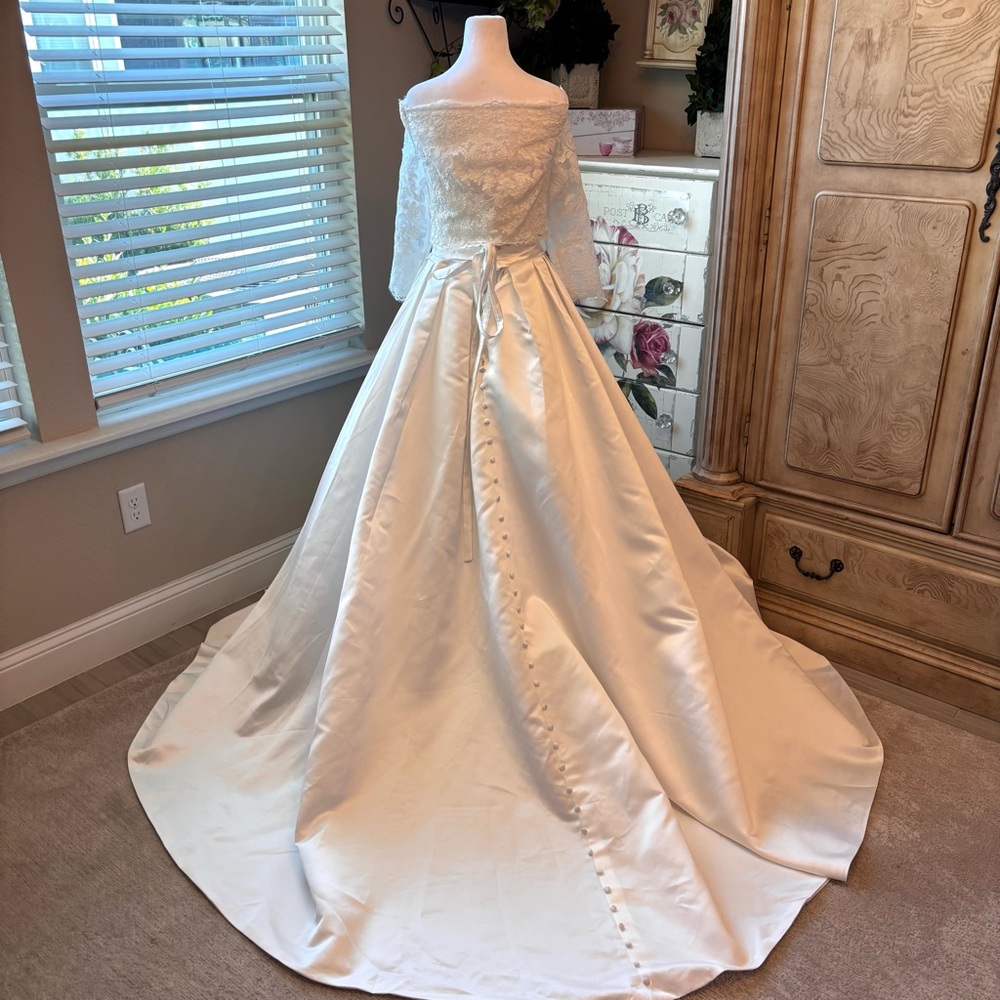 NEW Satin Wedding Dress 2 Piece Wedding Dress with Jacket NWOT Size M/8 - Picture 9 of 16